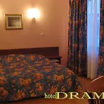 Drama Szálloda